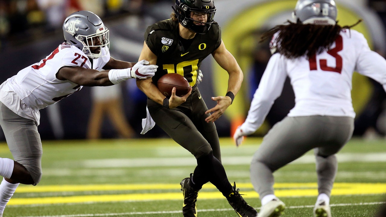 No. 7 Oregon takes winning streak, playoff hopes to face USC